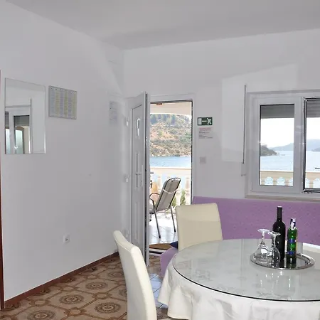 Apartment Bm Rogoznica